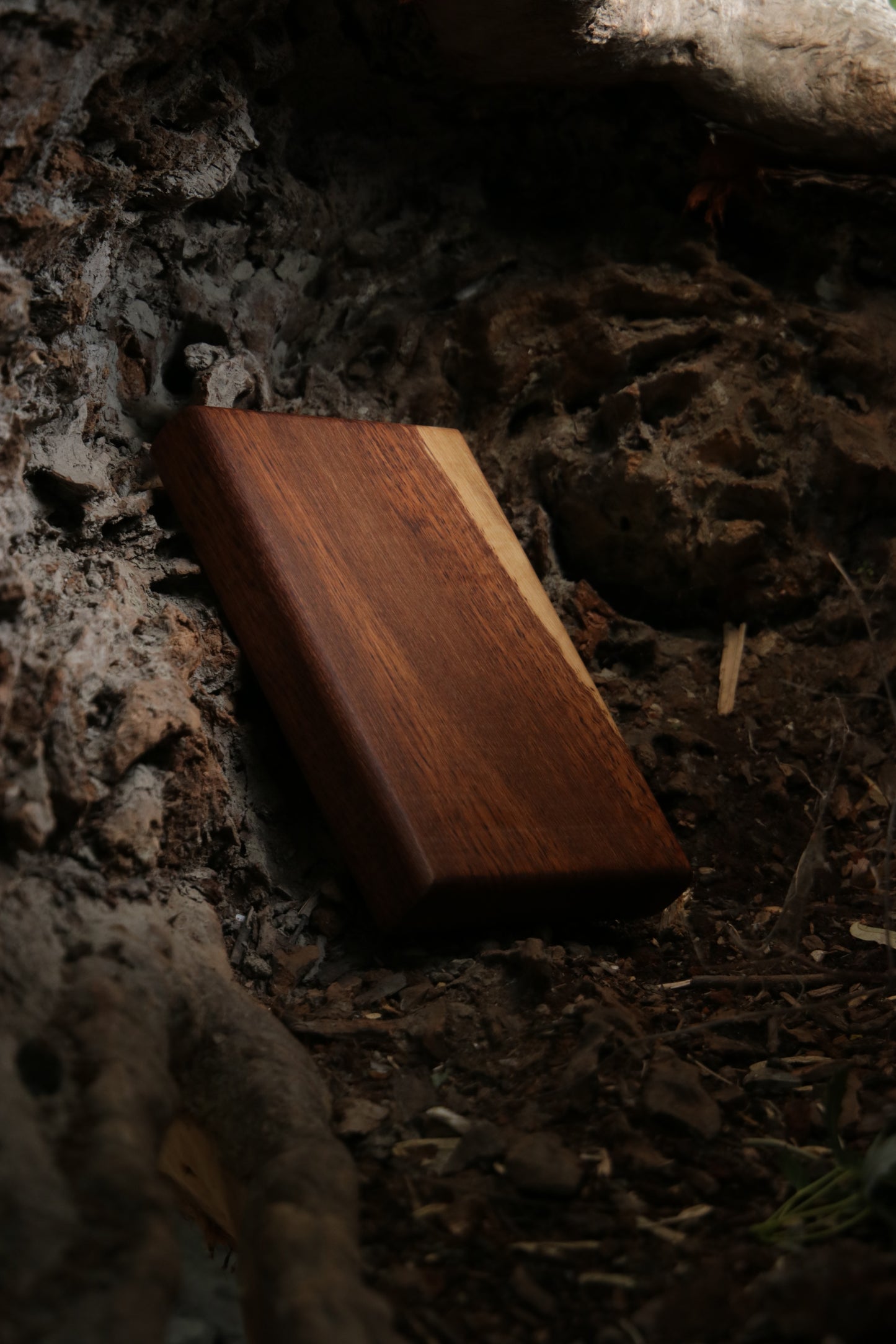 Sabi tölgyfa tálaló/vágódeszka